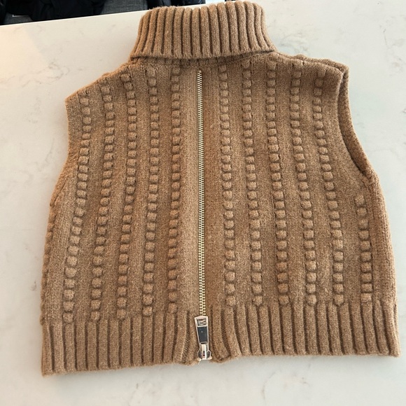 ZARA TURTLE NECK SWEATER VEST - Picture 2 of 3